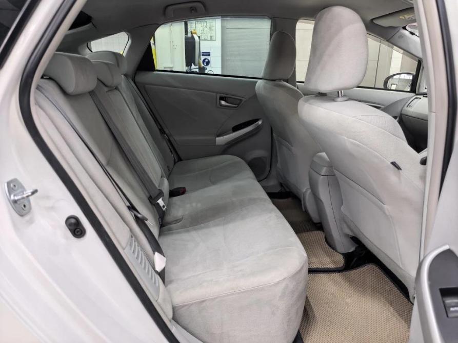 Toyota Prius III Рестайлинг (XW30) Барнаул  - изображение 41