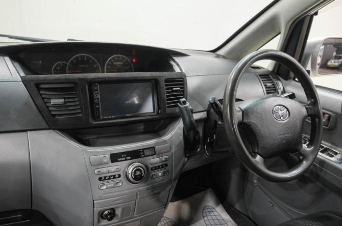 Toyota Voxy I (R60) с пробегом 2006 года, цена 949 000 рублей, 282000 км, компактвэн, Автокод Объявления