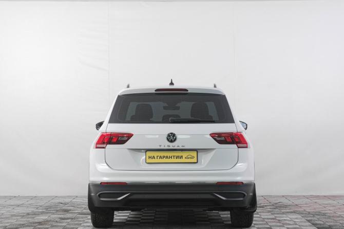 Volkswagen Tiguan II Рестайлинг с пробегом 2021 года, цена 2 849 000 рублей, 54700 км, внедорожник, Автокод Объявления