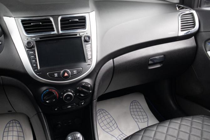Hyundai Solaris I Рестайлинг с пробегом 2016 года, цена 749 000 рублей, 175000 км, седан, Автокод Объявления