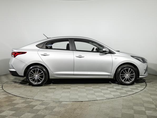 Hyundai Solaris II Рестайлинг с пробегом 2021 года, цена 1 649 700 рублей, 75077 км, седан, Автокод Объявления