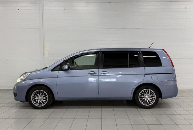 Toyota ISis I Рестайлинг с пробегом 2010 года, цена 1 430 000 рублей, 61351 км, компактвэн, Автокод Объявления