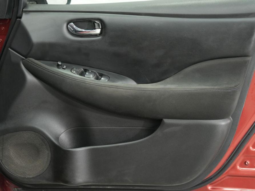 Nissan Leaf I (ZE0/AZE0) Новосибирск  - изображение 17