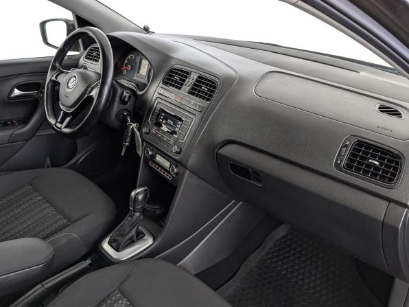 Volkswagen Polo V Рестайлинг с пробегом 2017 года, цена 1 250 000 рублей, 84394 км, седан, Автокод Объявления