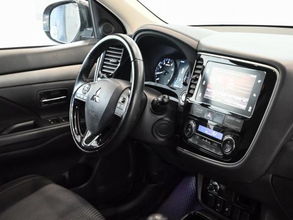 Mitsubishi Outlander III Рестайлинг 3 с пробегом 2018 года, цена 2 300 000 рублей, 102558 км, внедорожник, Автокод Объявления