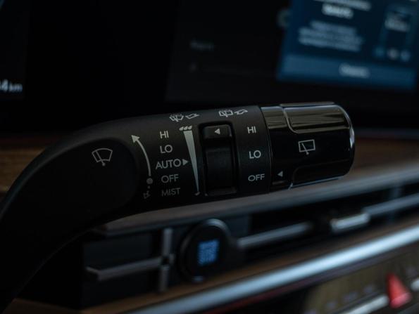 Hyundai Santa Fe IV Рестайлинг с пробегом 2023 года, цена 5 050 000 рублей, 42534 км, внедорожник, Автокод Объявления