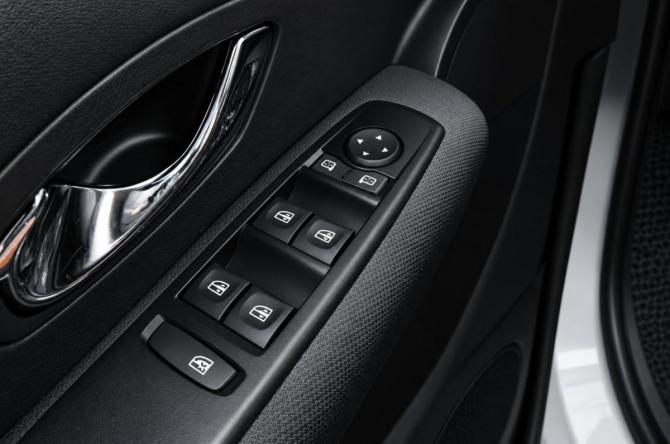 Renault Megane III Рестайлинг с пробегом 2014 года, цена 879 000 рублей, 99000 км, хэтчбек, Автокод Объявления