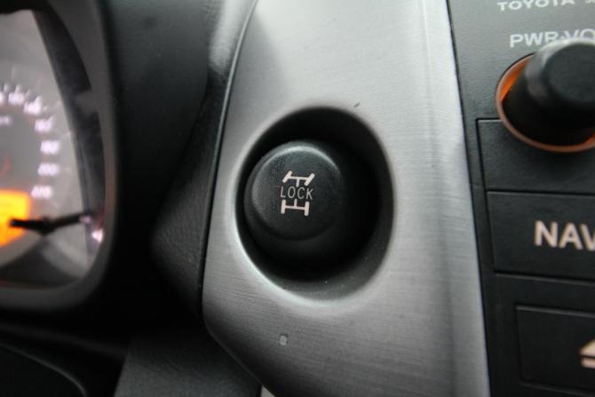 Toyota RAV4 III (XA30) с пробегом 2008 года, цена 1 260 000 рублей, 202000 км, внедорожник, Автокод Объявления