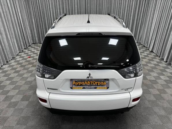 Mitsubishi Outlander II Рестайлинг с пробегом 2011 года, цена 1 250 000 рублей, 263114 км, внедорожник, Автокод Объявления