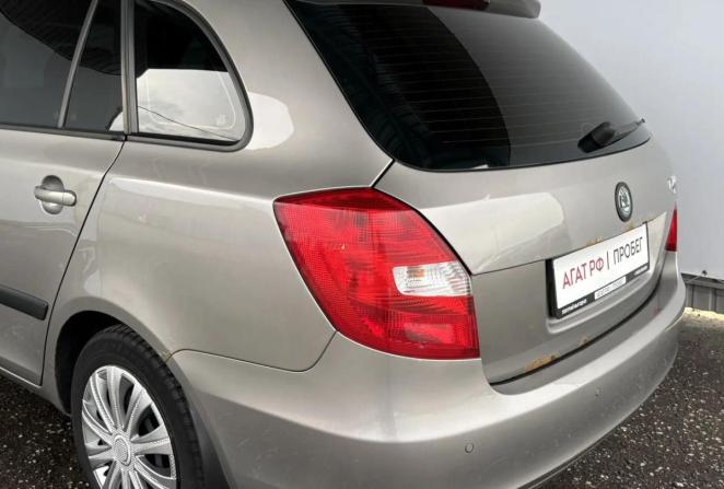 Skoda Fabia II Рестайлинг с пробегом 2010 года, цена 420 000 рублей, 211379 км, универсал, Автокод Объявления