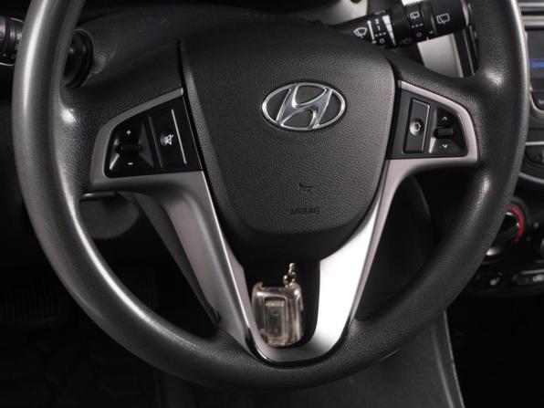 Hyundai Solaris I Рестайлинг с пробегом 2015 года, цена 1 025 000 рублей, 177724 км, хэтчбек, Автокод Объявления