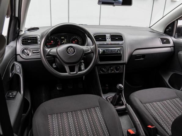 Volkswagen Polo V Рестайлинг с пробегом 2017 года, цена 1 030 000 рублей, 98310 км, седан, Автокод Объявления