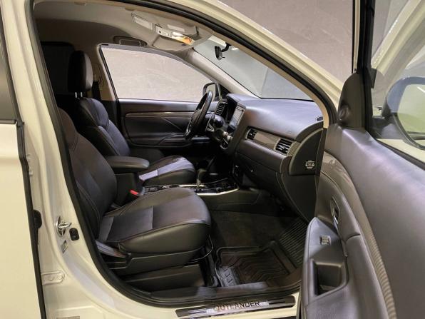 Mitsubishi Outlander III Рестайлинг 3 с пробегом 2020 года, цена 2 680 000 рублей, 86306 км, внедорожник, Автокод Объявления