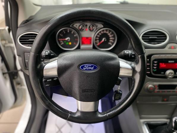 Ford Focus II Рестайлинг с пробегом 2010 года, цена 549 000 рублей, 187994 км, седан, Автокод Объявления