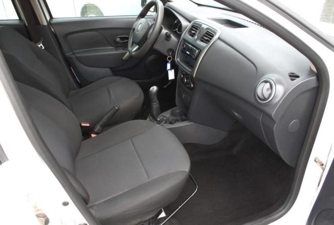 Renault Logan II с пробегом 2017 года, цена 660 000 рублей, 168661 км, седан, Автокод Объявления