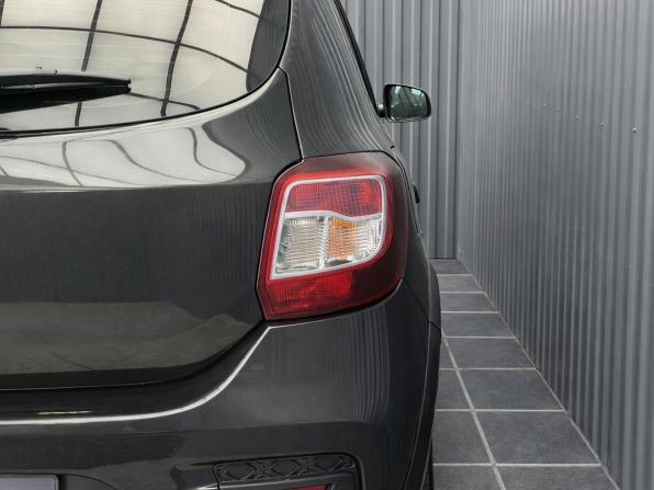 Renault Sandero II с пробегом 2015 года, цена 877 000 рублей, 118000 км, хэтчбек, Автокод Объявления