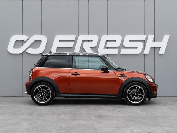 Mini Hatch II (R56) Рестайлинг с пробегом 2010 года, цена 888 000 рублей, 143154 км, хэтчбек, Автокод Объявления