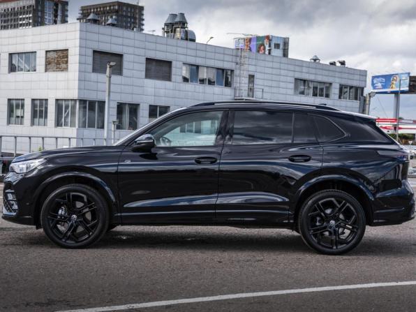 Volkswagen Tiguan III (China Market) с пробегом 2025 года, цена 4 678 000 рублей, 6961 км, внедорожник, Автокод Объявления