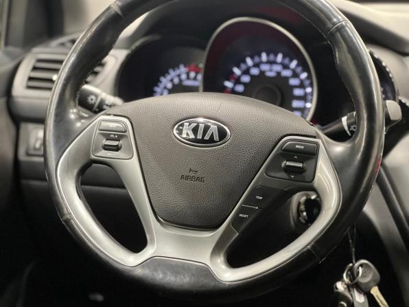 Kia Rio III Рестайлинг с пробегом 2017 года, цена 1 099 000 рублей, 123183 км, седан, Автокод Объявления
