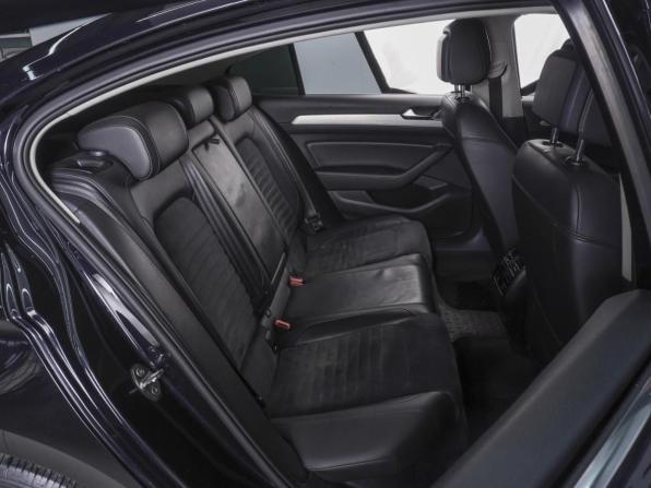 Volkswagen Passat B8 с пробегом 2016 года, цена 1 940 000 рублей, 214990 км, седан, Автокод Объявления