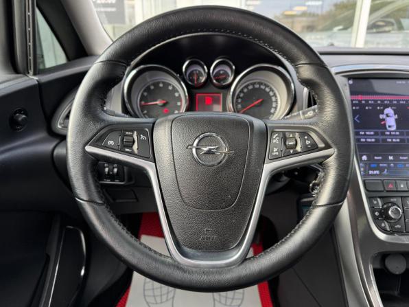 Opel Astra J с пробегом 2011 года, цена 690 000 рублей, 237365 км, хэтчбек, Автокод Объявления