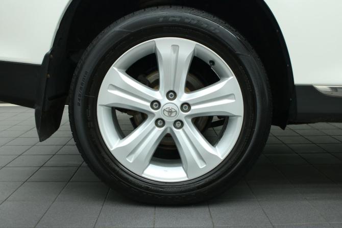 Toyota Highlander II (XU40) Рестайлинг с пробегом 2013 года, цена 2 185 000 рублей, 217011 км, внедорожник, Автокод Объявления