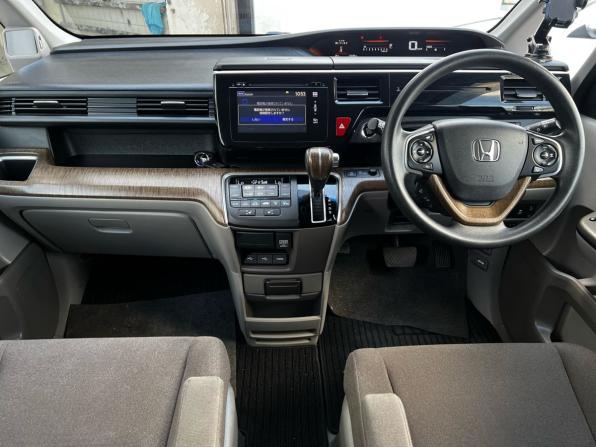 Honda Stepwgn V с пробегом 2015 года, цена 1 777 000 рублей, 174109 км, минивэн, Автокод Объявления