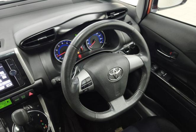 Toyota Wish II с пробегом 2012 года, цена 1 379 000 рублей, 154680 км, минивэн, Автокод Объявления
