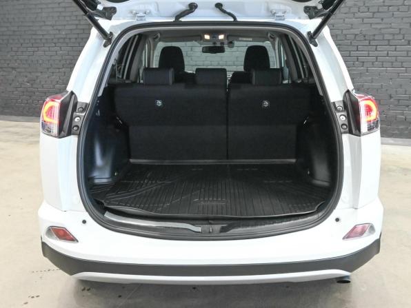 Toyota RAV4 IV (XA40) Рестайлинг с пробегом 2018 года, цена 2 900 000 рублей, 137731 км, внедорожник, Автокод Объявления