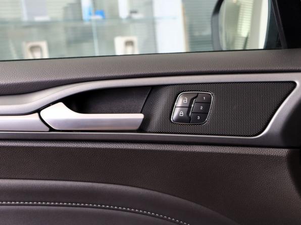 Ford Mondeo V с пробегом 2017 года, цена 1 650 000 рублей, 177029 км, седан, Автокод Объявления
