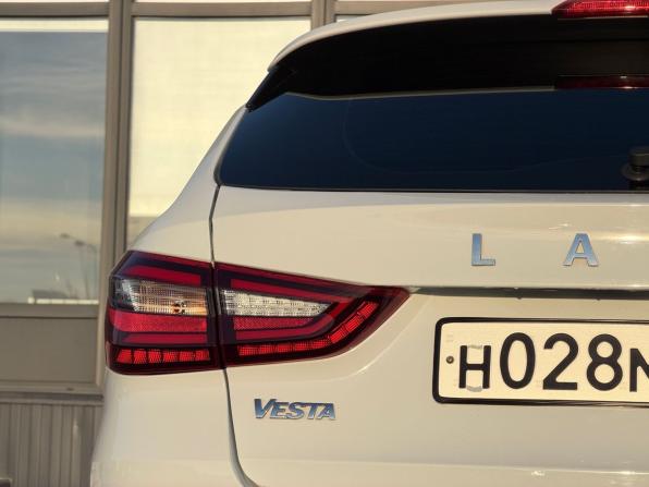 Lada (ВАЗ) Vesta I Рестайлинг (NG) с пробегом 2024 года, цена 1 379 000 рублей, 56879 км, универсал, Автокод Объявления