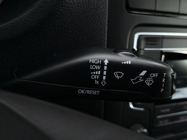 Volkswagen Polo V Рестайлинг с пробегом 2019 года, цена 1 099 000 рублей, 65000 км, седан, Автокод Объявления