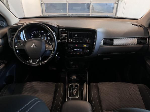 Mitsubishi Outlander III Рестайлинг 2 с пробегом 2017 года, цена 1 737 000 рублей, 129159 км, внедорожник, Автокод Объявления