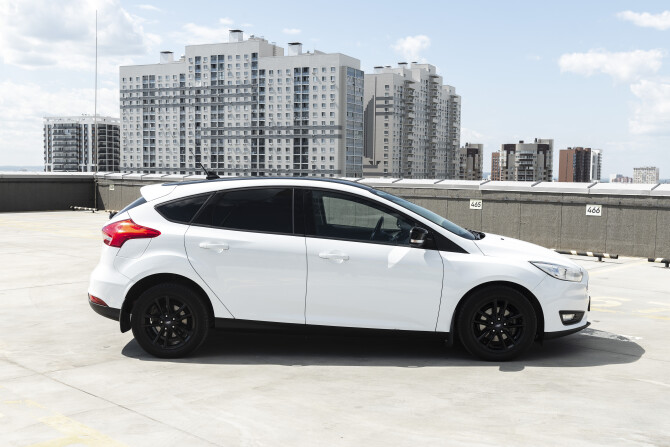 Ford Focus III Рестайлинг с пробегом 2017 года, цена 1 365 000 рублей, 93527 км, хэтчбек, Автокод Объявления