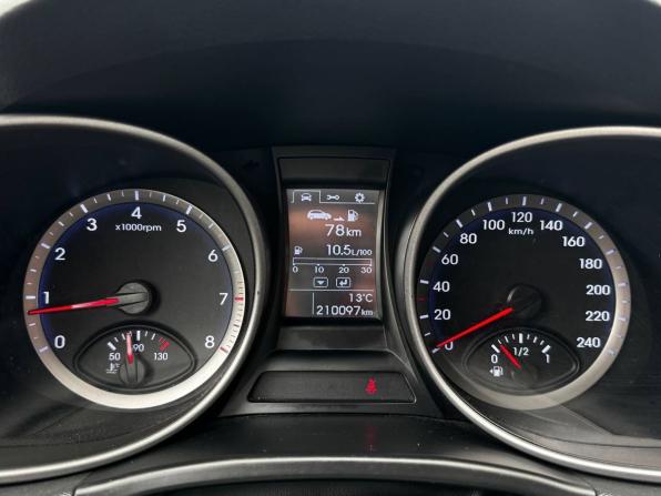Hyundai Santa Fe III с пробегом 2013 года, цена 1 750 000 рублей, 210095 км, внедорожник, Автокод Объявления