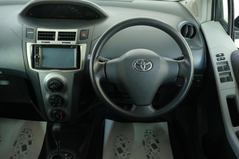 Toyota Vitz II (XP90) Омск  - изображение 12
