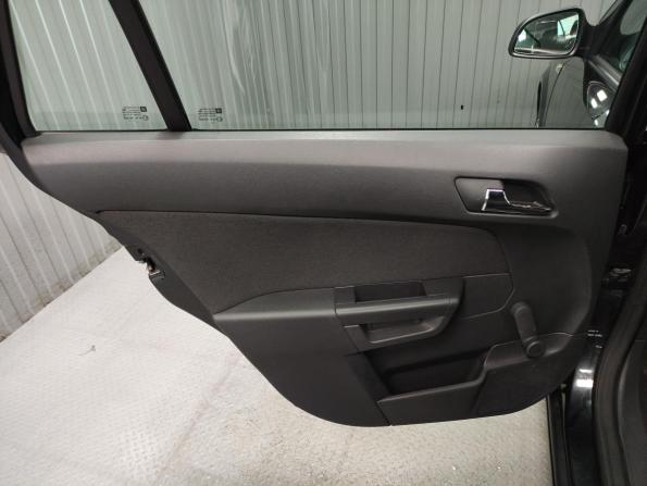 Opel Astra H Рестайлинг с пробегом 2012 года, цена 700 000 рублей, 132000 км, универсал, Автокод Объявления
