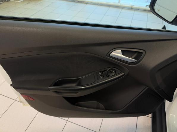 Ford Focus III с пробегом 2013 года, цена 930 000 рублей, 121000 км, хэтчбек, Автокод Объявления