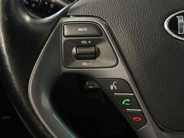 Kia Rio III Рестайлинг с пробегом 2015 года, цена 975 000 рублей, 201212 км, седан, Автокод Объявления