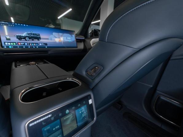 Lynk &amp; Co 900 с пробегом 2026 года, цена 8 400 000 рублей, 25 км, внедорожник, Автокод Объявления