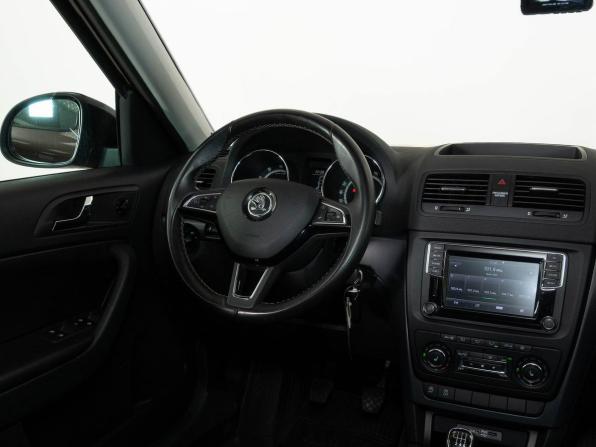 Skoda Yeti I Рестайлинг с пробегом 2017 года, цена 1 488 000 рублей, 91500 км, внедорожник, Автокод Объявления