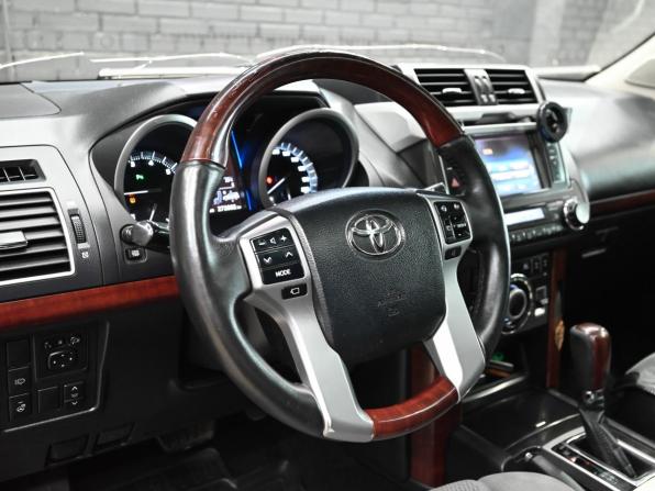 Toyota Land Cruiser Prado 150 Series Рестайлинг 1 с пробегом 2017 года, цена 4 350 000 рублей, 272600 км, внедорожник, Автокод Объявления
