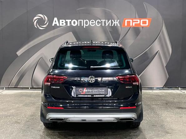 Volkswagen Tiguan II с пробегом 2019 года, цена 2 940 000 рублей, 53945 км, внедорожник, Автокод Объявления