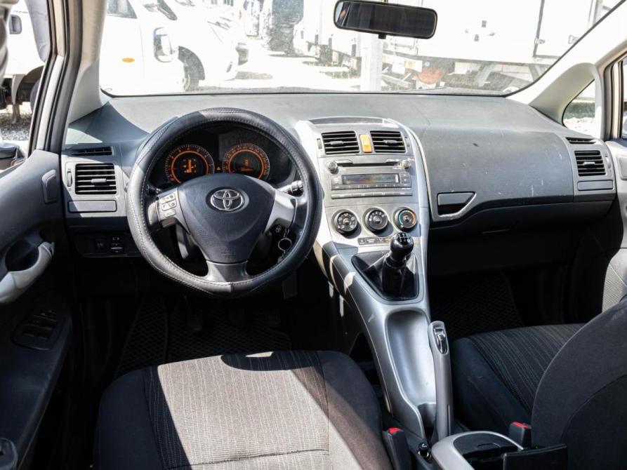 Toyota Auris I Краснодар  - изображение 6