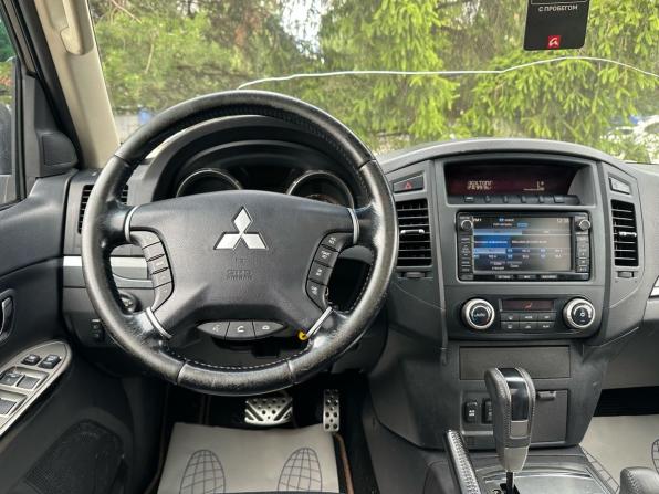 Mitsubishi Pajero IV Рестайлинг 1 с пробегом 2012 года, цена 1 830 000 рублей, 323295 км, внедорожник, Автокод Объявления