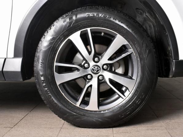Toyota RAV4 IV (XA40) Рестайлинг с пробегом 2017 года, цена 2 469 995 рублей, 194300 км, внедорожник, Автокод Объявления