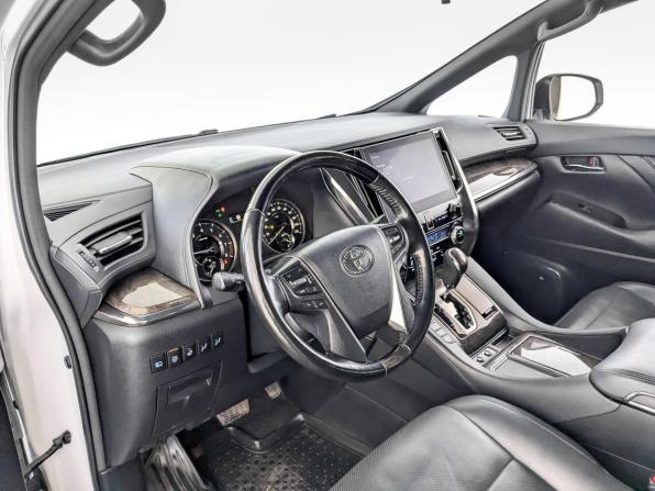 Toyota Alphard III Рестайлинг с пробегом 2021 года, цена 7 150 000 рублей, 52278 км, минивэн, Автокод Объявления
