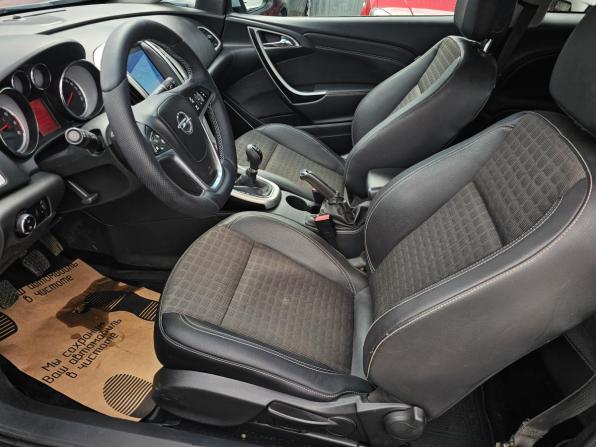 Opel Astra J Рестайлинг с пробегом 2012 года, цена 700 000 рублей, 89000 км, хэтчбек, Автокод Объявления