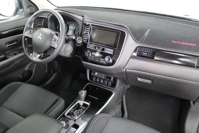 Mitsubishi Outlander III Рестайлинг 3 с пробегом 2019 года, цена 2 392 000 рублей, 111000 км, внедорожник, Автокод Объявления