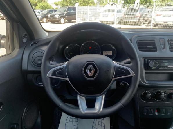 Renault Logan II Рестайлинг с пробегом 2018 года, цена 690 000 рублей, 125300 км, седан, Автокод Объявления
